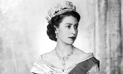 DE REGRESOS, INICIOS, ADIOSES Y CONMEMORACIONES